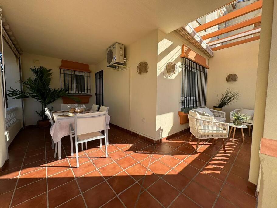 Nuevo Torrox Deluxe Beach & Piscina Exterior foto